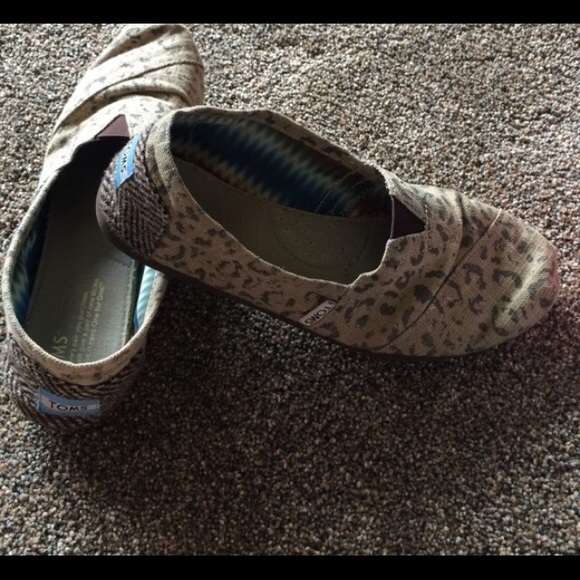 Gently worn Toms!