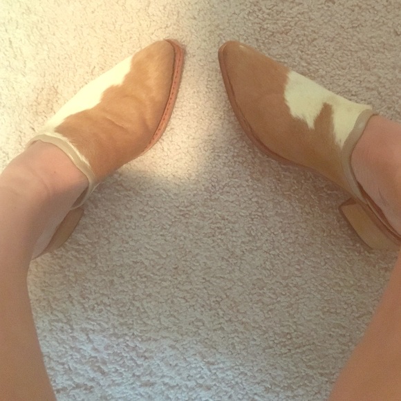 Free People Shoes - Sale 🎉🎉🎉Cow hide mules!