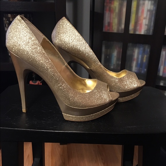 Bakers Glitter Gold Peep Toe Platform Heel - Picture 1 of 4