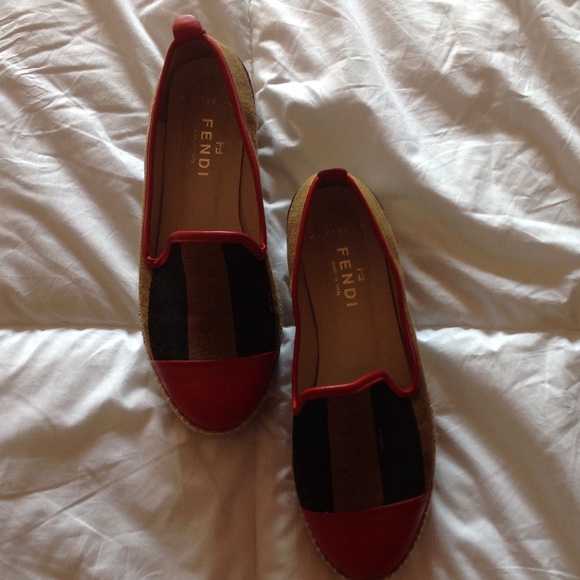 Shoes - Picture 1 of 4