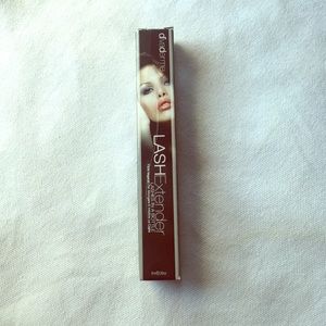 Divaderme Lash Extender