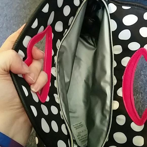 SOLD 💋Betsey Johnson lunch tote💋 - Picture 2 of 4