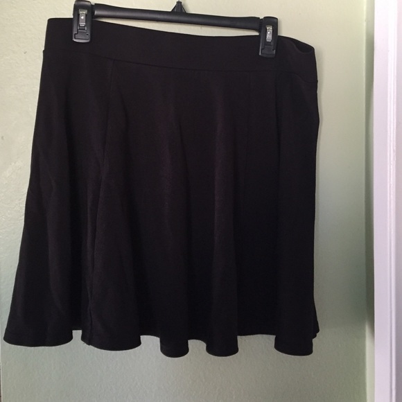 Black skater skirt