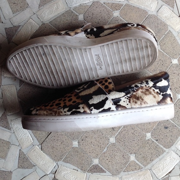 Shoes - Picture 2 of 4