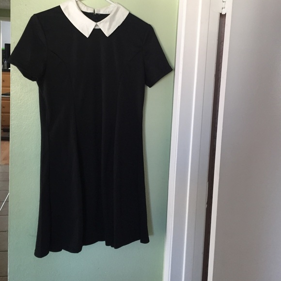 Collar dress