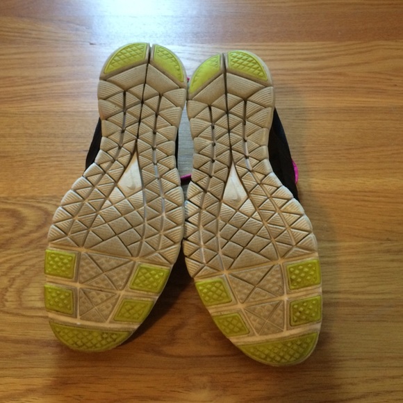 Nike | Free HyperTR Sneakers - Picture 6 of 7