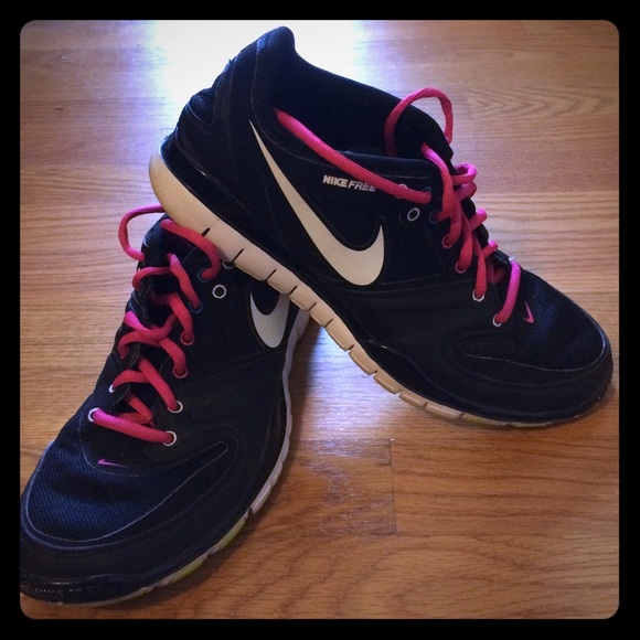 Nike | Free HyperTR Sneakers - Picture 2 of 7