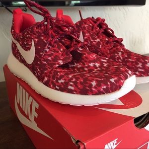 Womens Nike Rosherun Print Shoes
