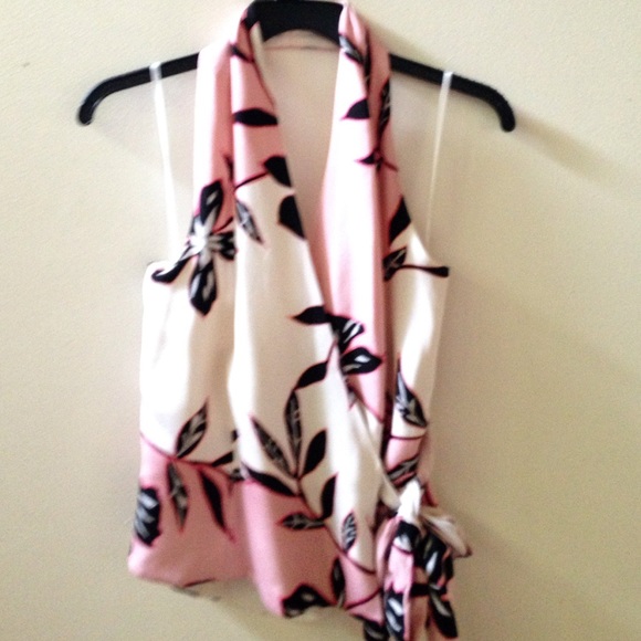 Halter silky top size 6 misses.