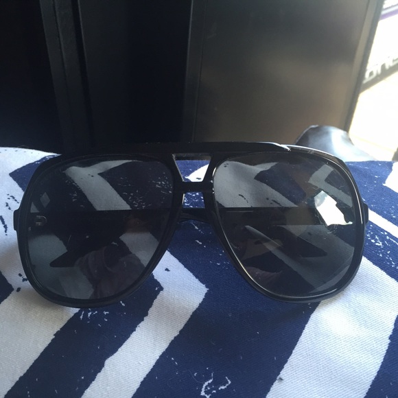 Aviator Gucci Sunglasses - Picture 4 of 4