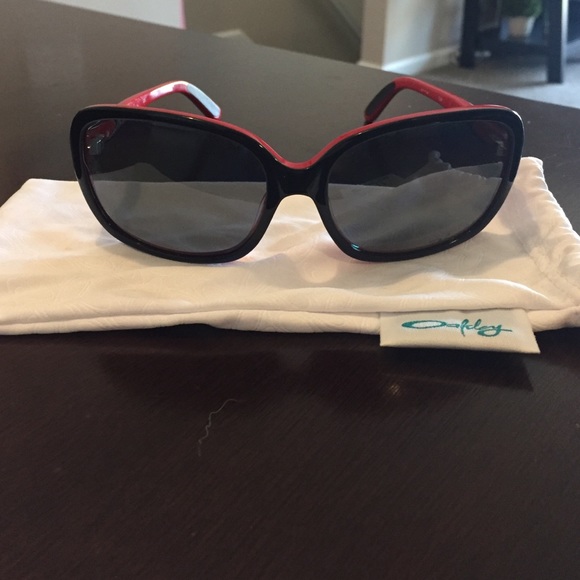 Women Oakley sunglasses