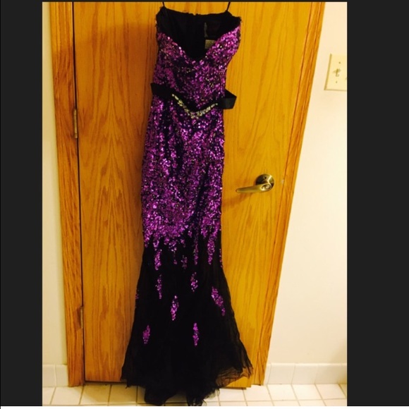 Mac Duggal - Picture 2 of 3