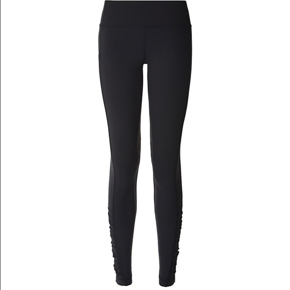 Lululumon Black Speed Tight Size 6