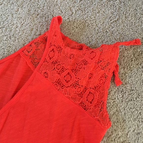 Red orange cotton t shirt with lace sleeves - Picture 2 of 2