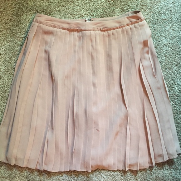 Lc by Lauren Conrad nude pleated skirt