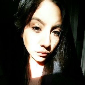 Meet your Posher, Yasmine