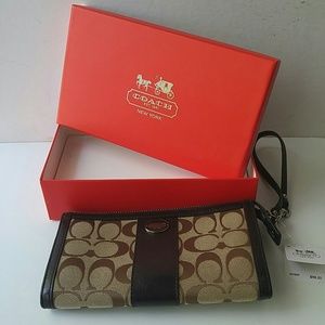 Authentic Coach Wristlet NWT!