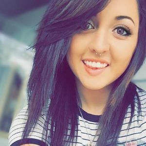 Meet your Posher, Elizabeth