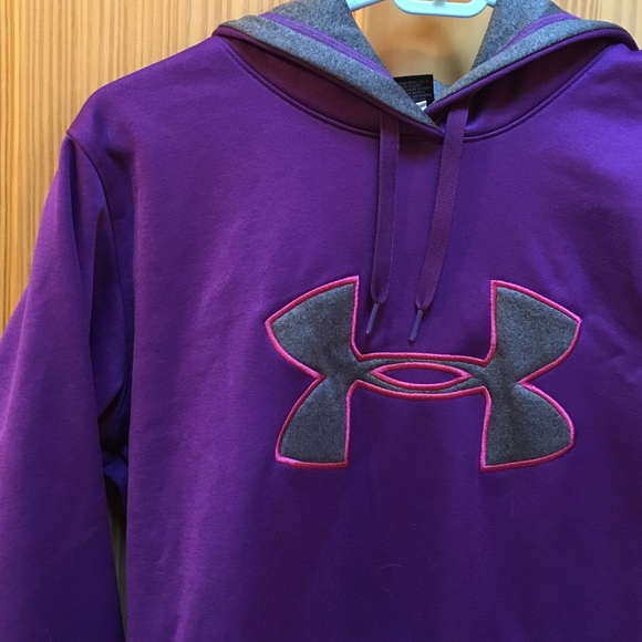 Under Armour Sweatshirt