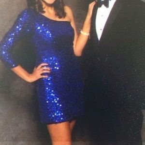 NWT sequined one shoulder formal dress