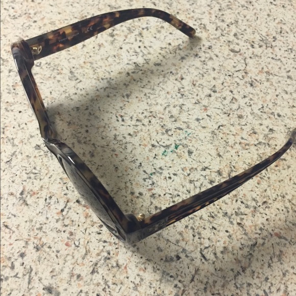 Tory Burch Sunglasses main image 4