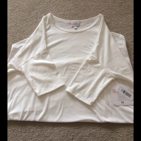 🔥BNWT LuLaRoe White Irma Top - Size M🔥