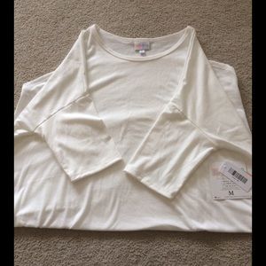 🔥BNWT LuLaRoe White Irma Top - Size M🔥