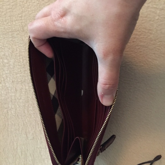 Authentic Burberry wallet. - Picture 2 of 4