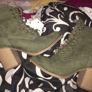 !!FLASHSALE!! OLIVE BOOTIES CHARLOTTE RUSSE