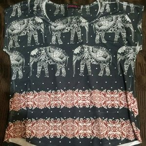 Loose fitted elephant shirt