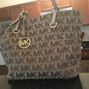 Mk purse! Great bargain!