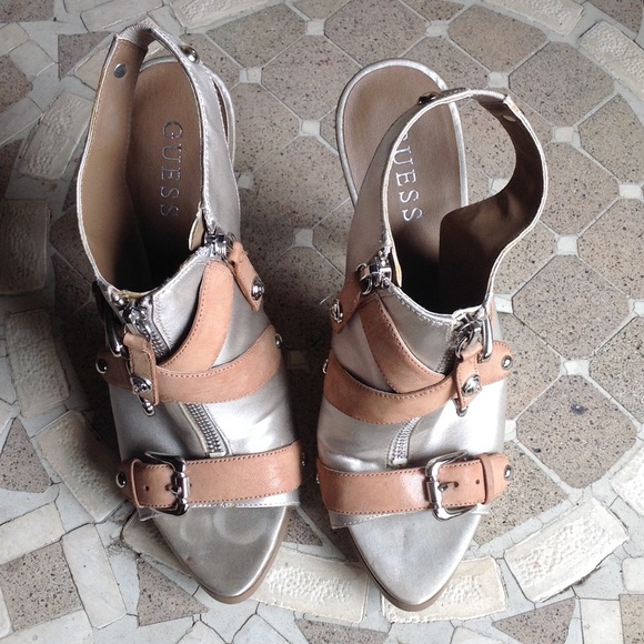 Shoes - Picture 1 of 4