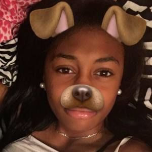 Meet your Posher, Rayven