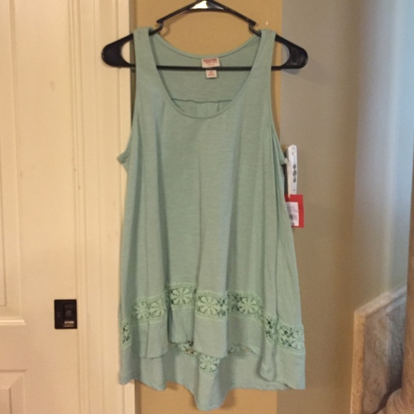 Tank top never worn new with tags