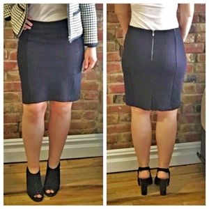 Black pencil skirt by Laundry size 6