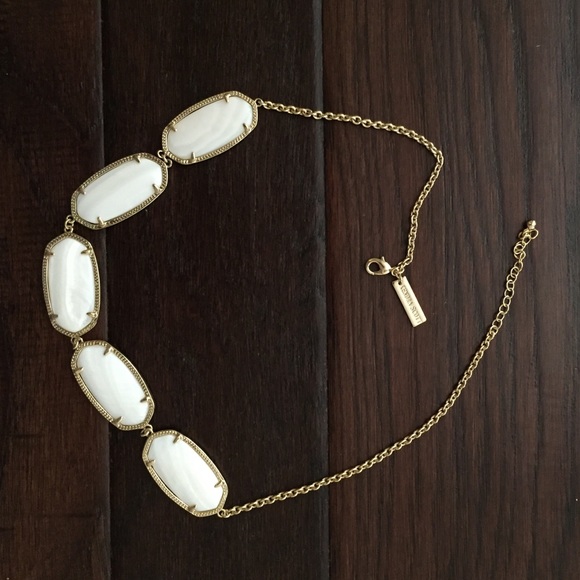 Kendra Scott Noelle Necklace in White Pearl