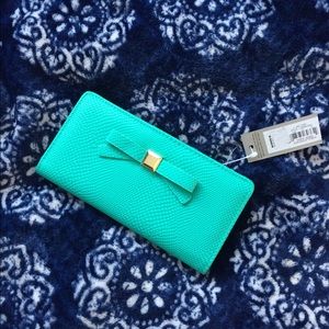 Turquoise wallet