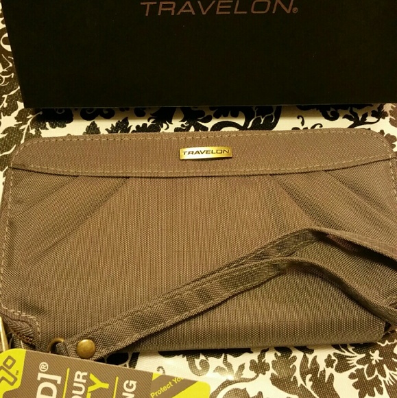 Travelon Wallet