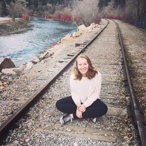 Meet your Posher, Laura