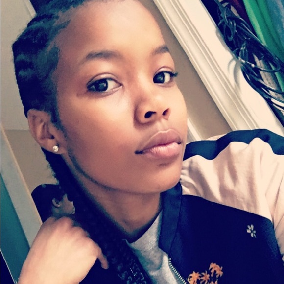 Meet your Posher, Dana - Picture 1 of 1