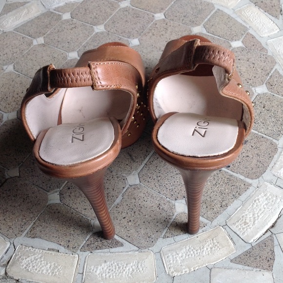Shoes - Picture 3 of 4