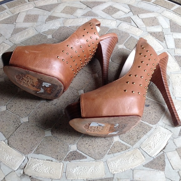 Shoes - Picture 4 of 4