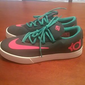 NEW Nike KD VULC dark green with a pink swoosh