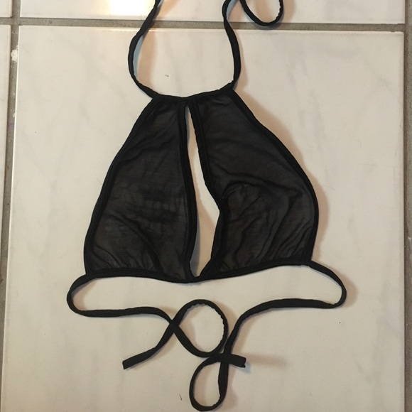 Keyhole halter