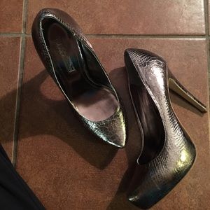 BCBG heels