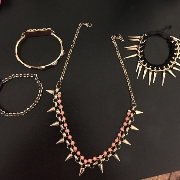 Necklace and bracelet set - Picture 1 of 4