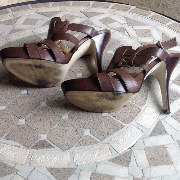 Shoes - Picture 3 of 4
