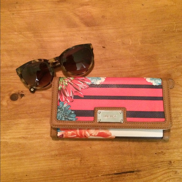 Nine West wallet
