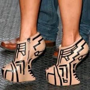 Giuseppe Zanotti Geometric Beige&Black Heelless 👠
