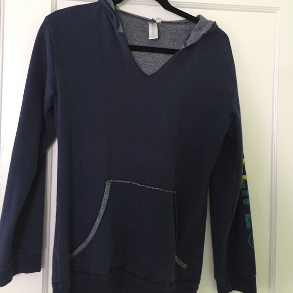 Lester's sweatshirt/light hoodie